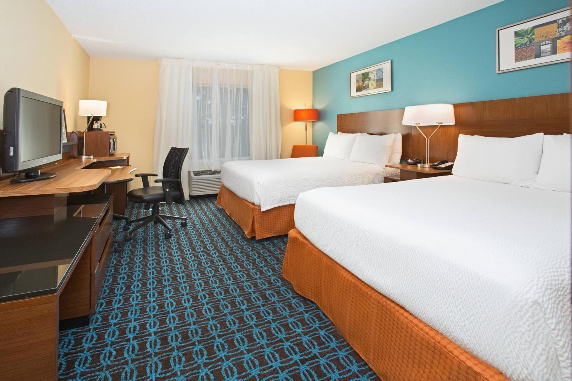 Fairfield Inn & Suites By Marriott Boston Мілфорд Екстер'єр фото