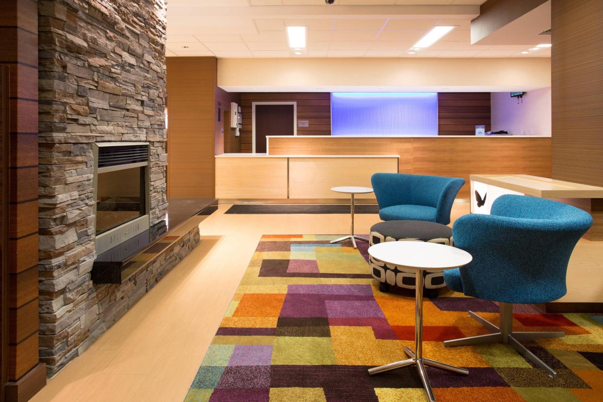 Fairfield Inn & Suites By Marriott Boston Мілфорд Екстер'єр фото